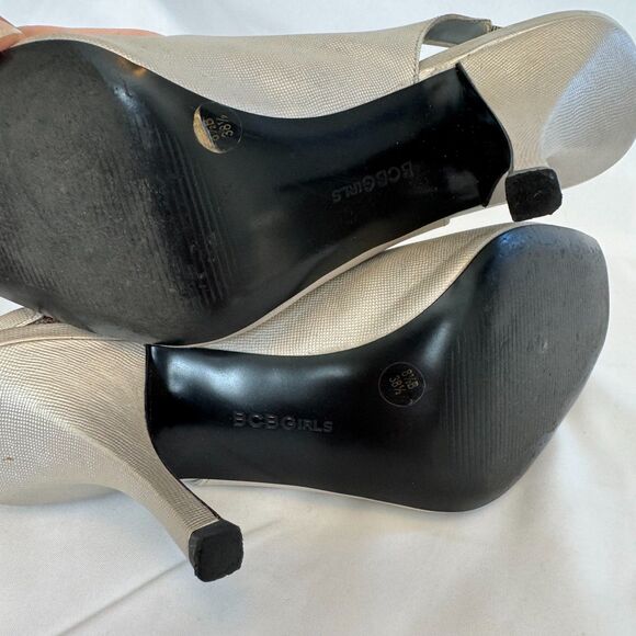 BCBGirls Women's Silver Buckle Slingback Heels Size 8.5 - Picture 7 of 7